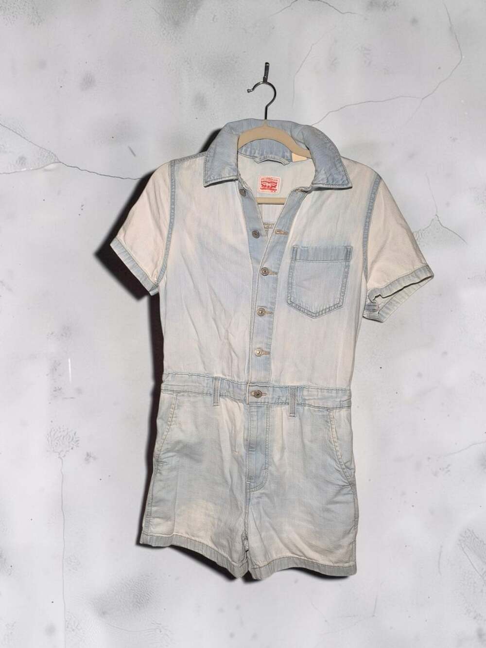 Levi's
